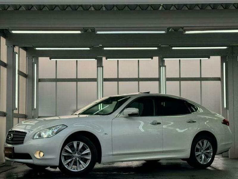 NISSAN FUGA