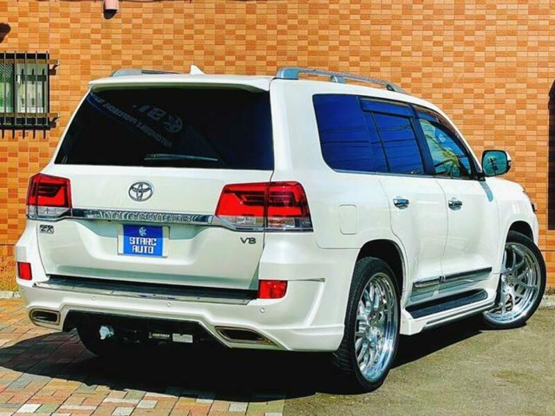 LAND CRUISER
