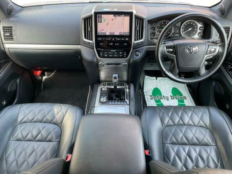LAND CRUISER