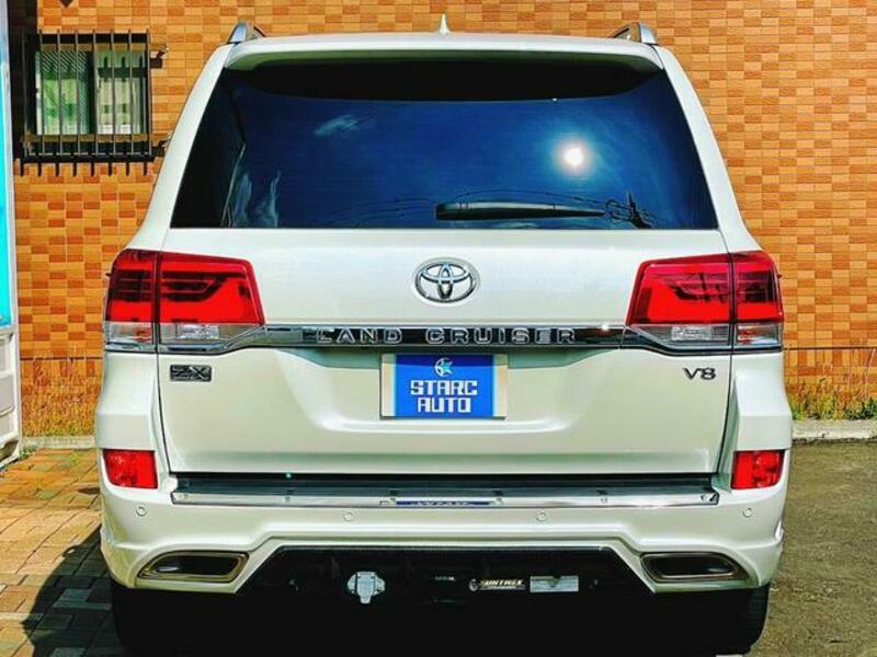 LAND CRUISER