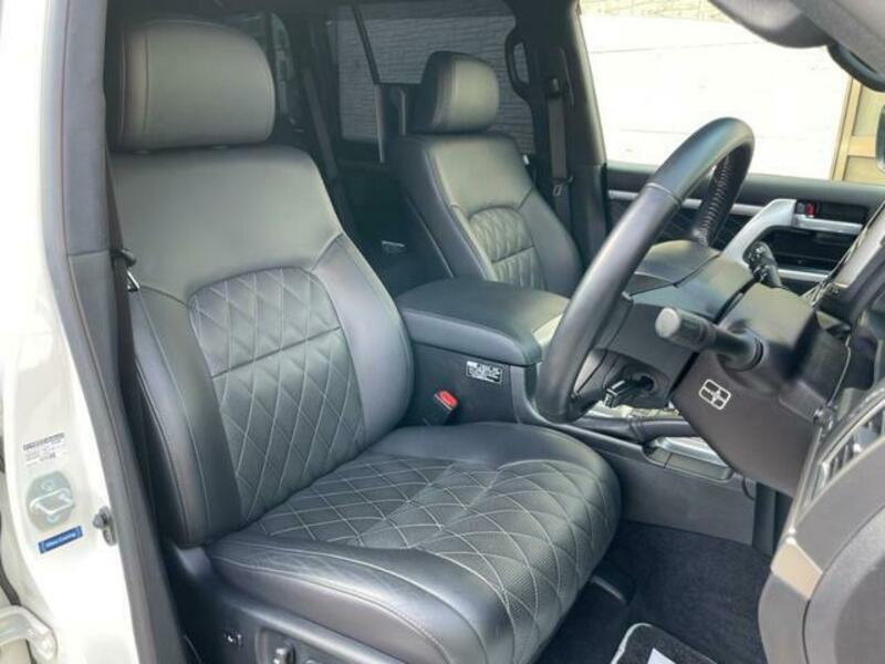LAND CRUISER