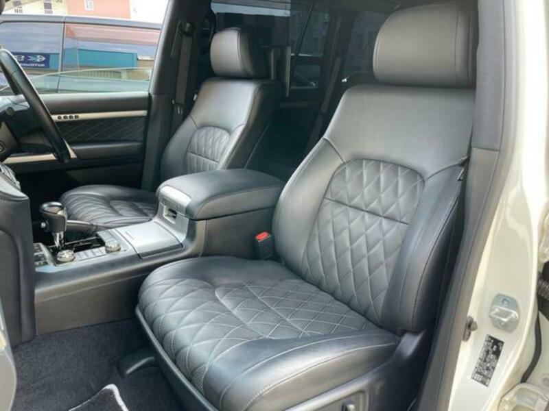 LAND CRUISER