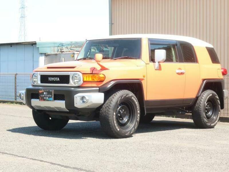 TOYOTA FJ CRUISER
