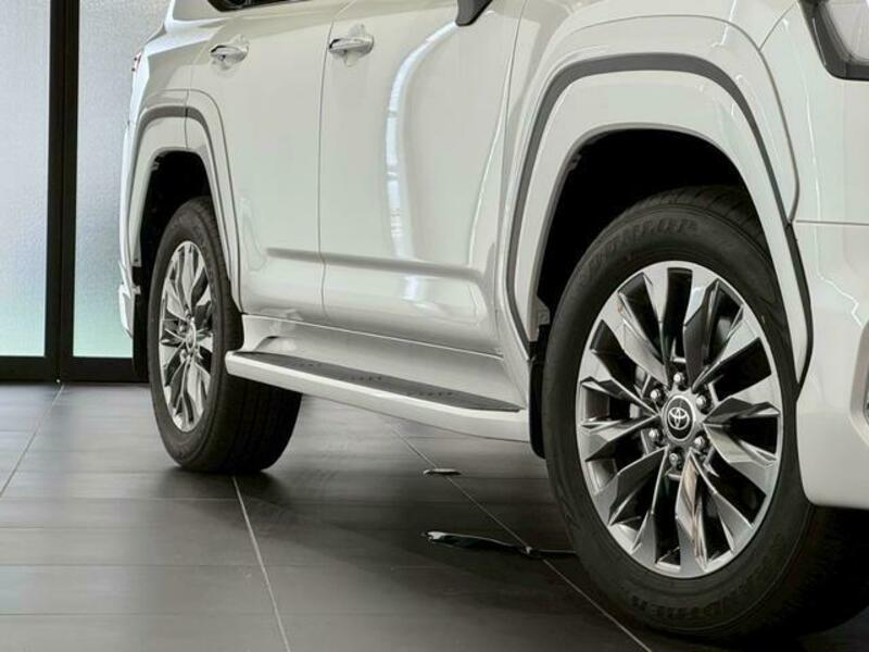 LAND CRUISER