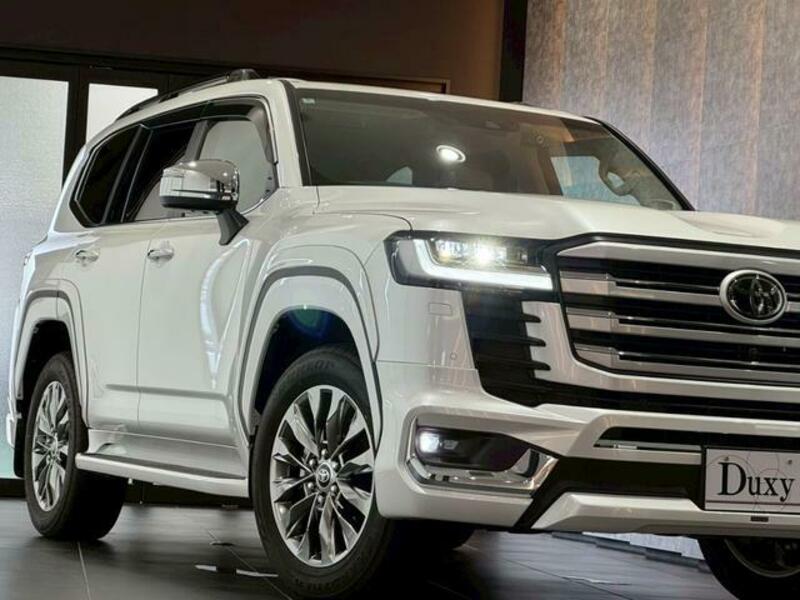 LAND CRUISER