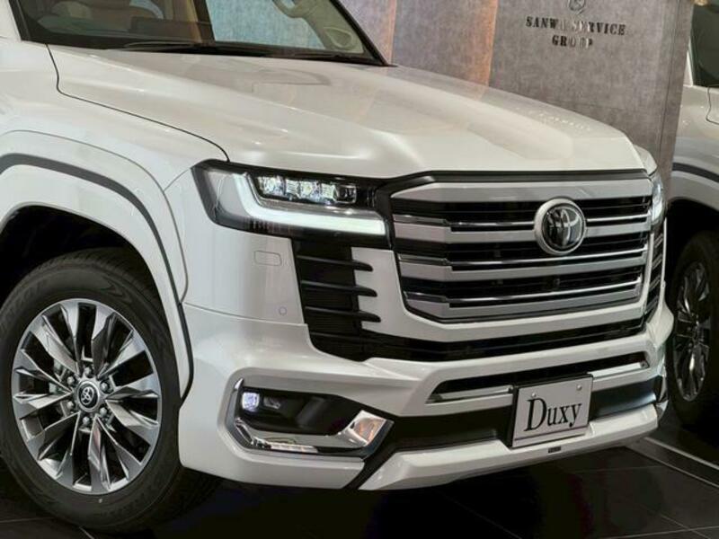 LAND CRUISER