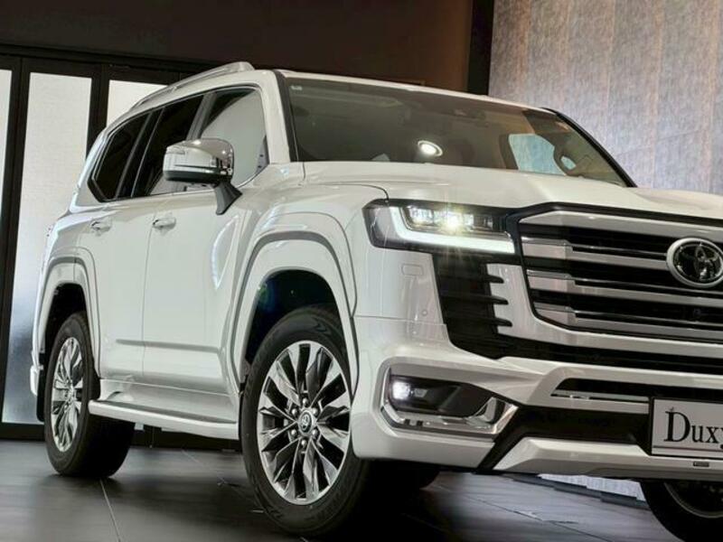 LAND CRUISER