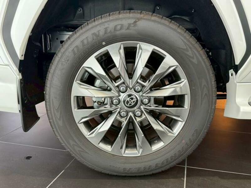 LAND CRUISER