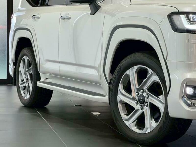 LAND CRUISER