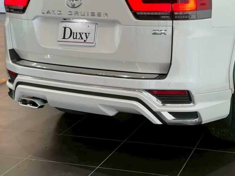 LAND CRUISER