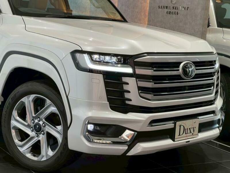 LAND CRUISER