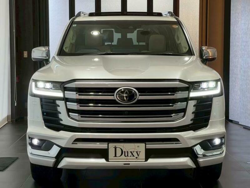 LAND CRUISER