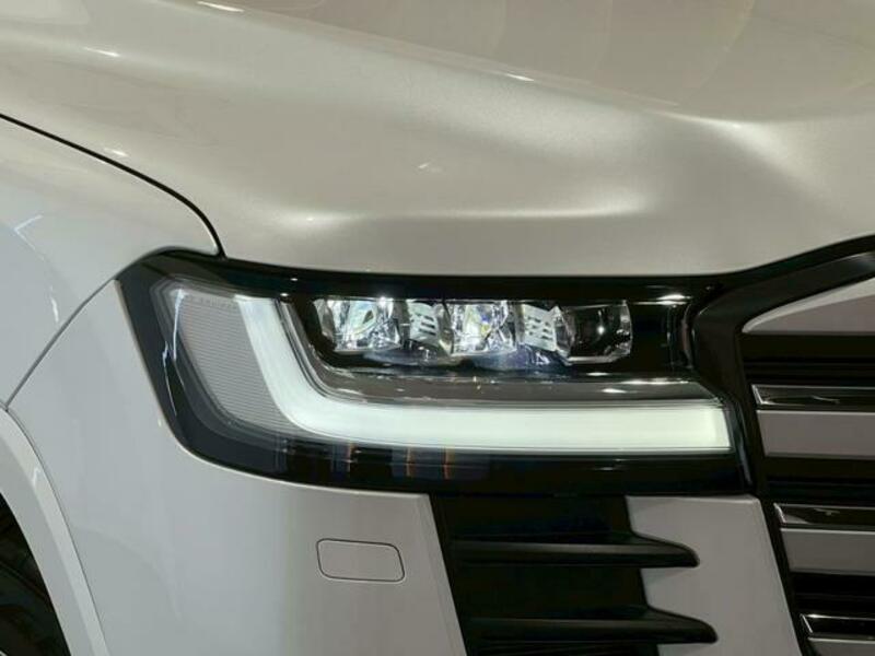 LAND CRUISER