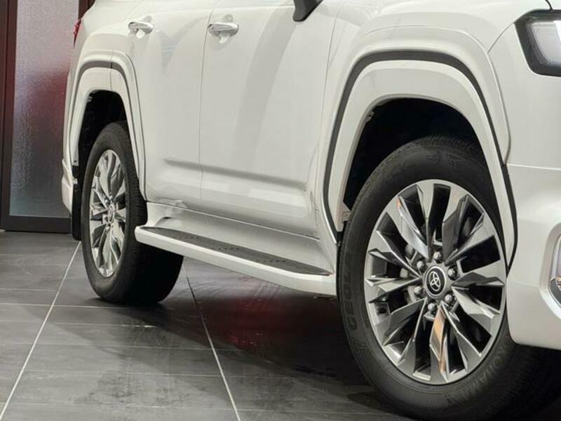 LAND CRUISER