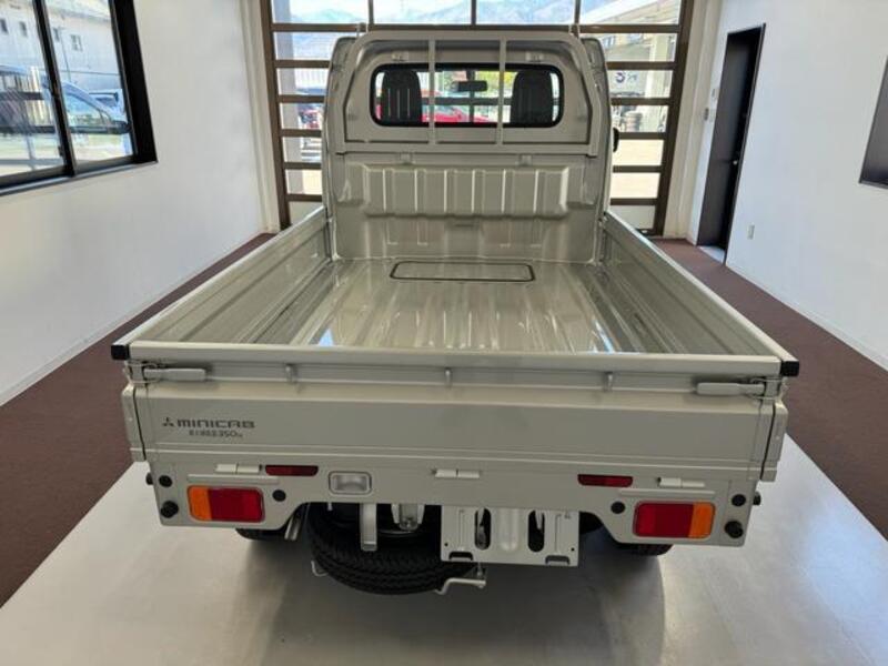 MINICAB TRUCK