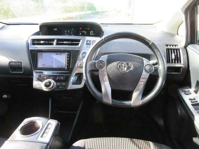 PRIUS ALPHA