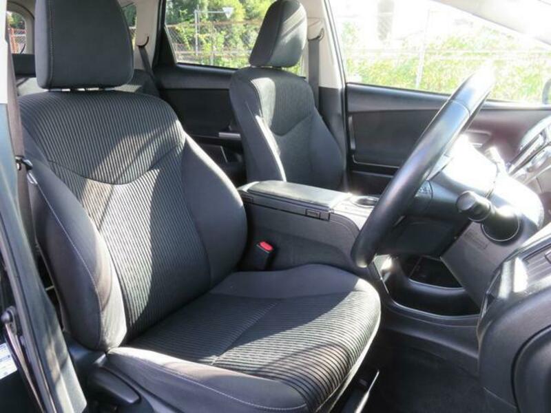 PRIUS ALPHA