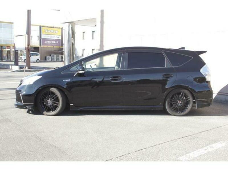 PRIUS ALPHA