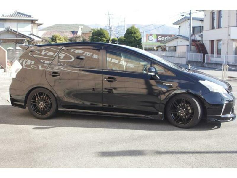 PRIUS ALPHA