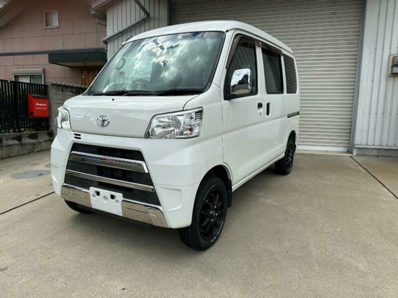TOYOTA PIXIS VAN