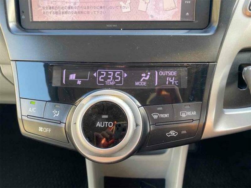 PRIUS ALPHA