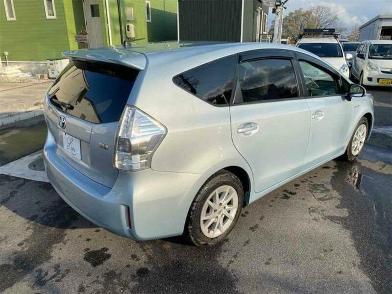 PRIUS ALPHA