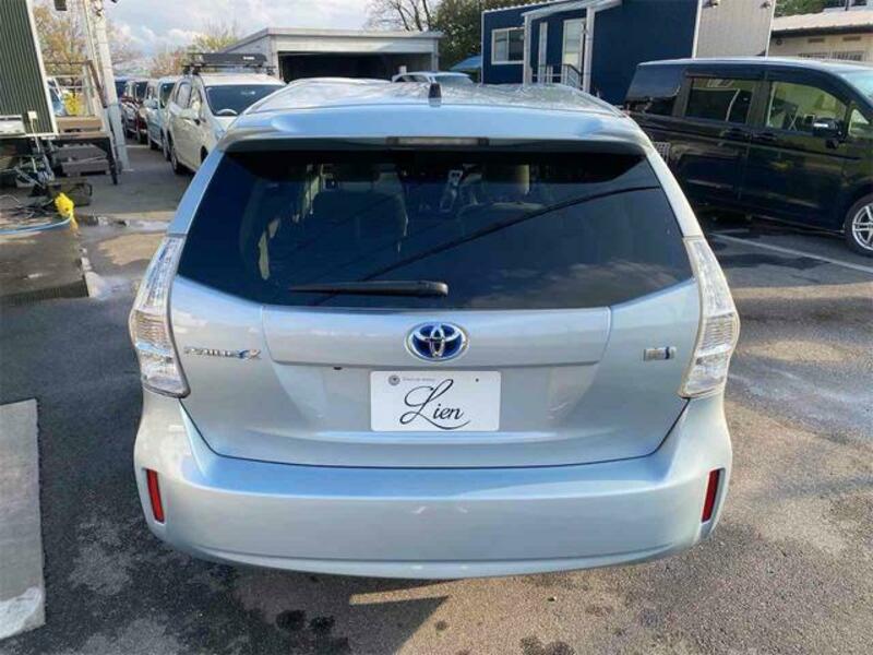 PRIUS ALPHA