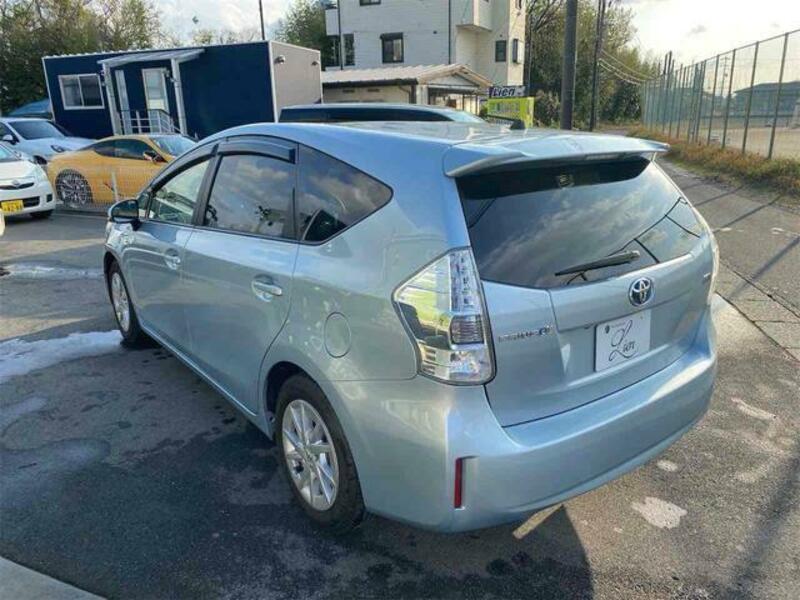 PRIUS ALPHA