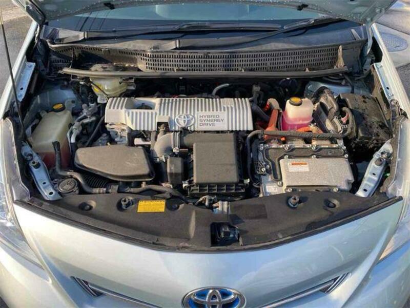 PRIUS ALPHA