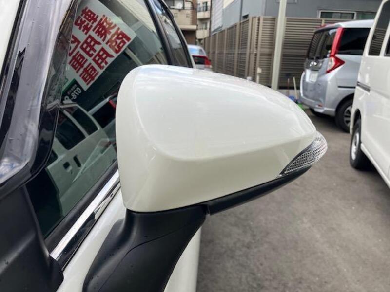 COROLLA AXIO