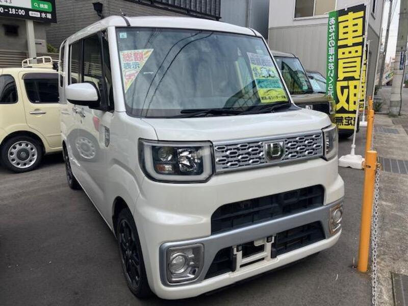 DAIHATSU WAKE