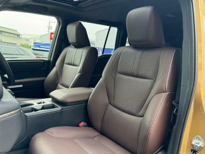 LAND CRUISER 250