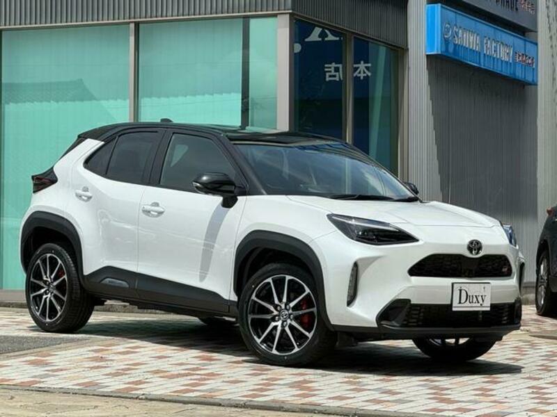 YARIS CROSS