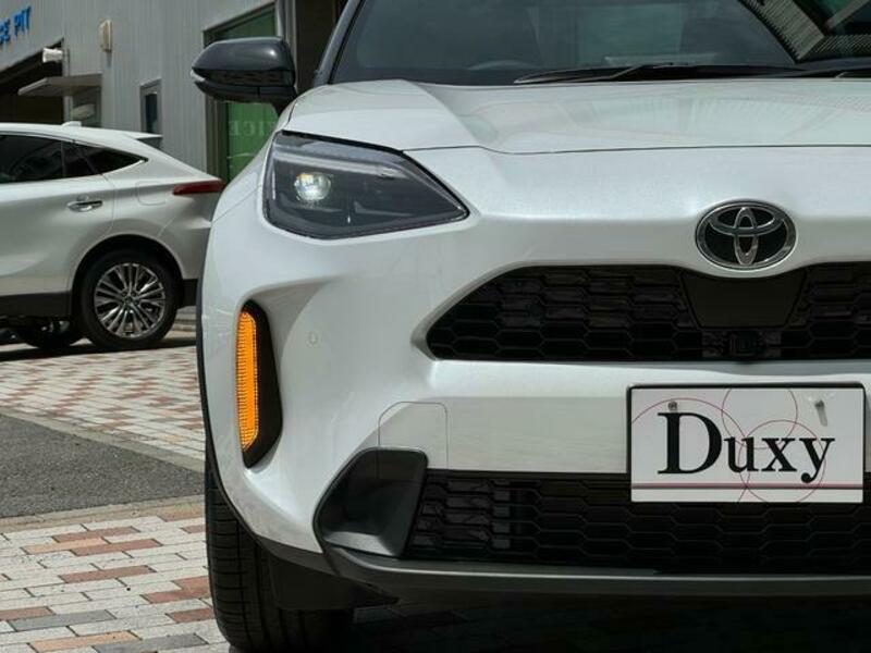 YARIS CROSS