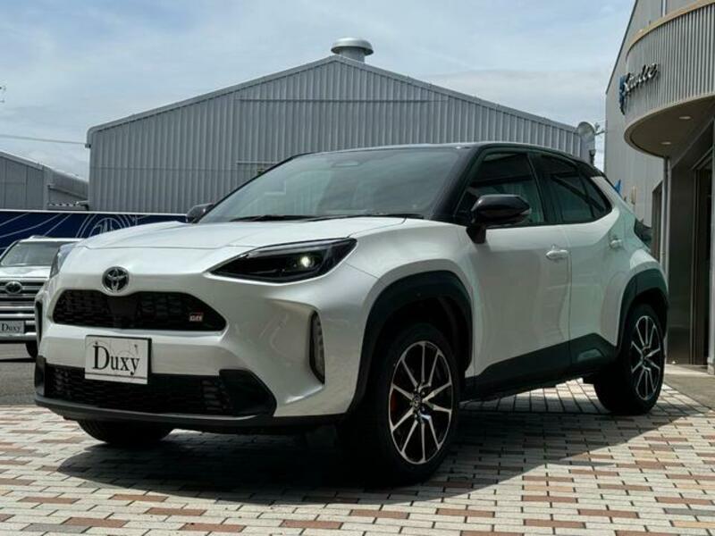 YARIS CROSS