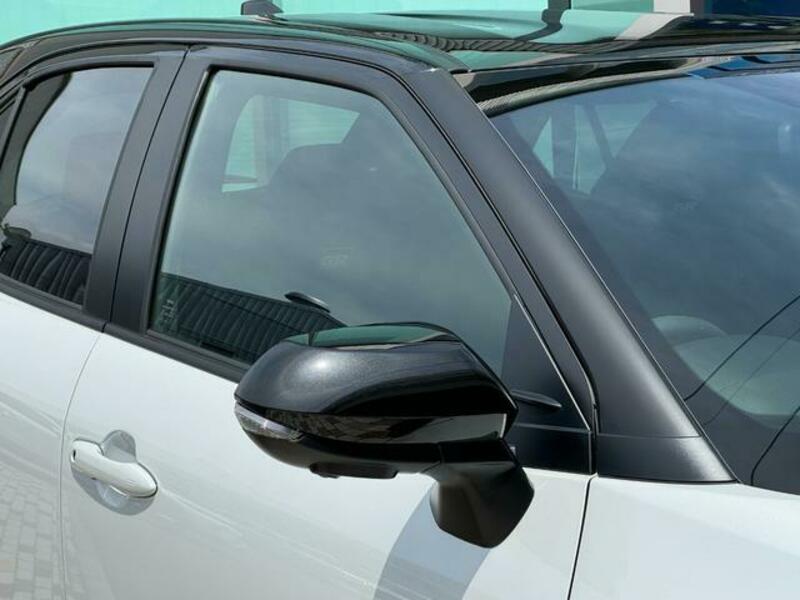 YARIS CROSS