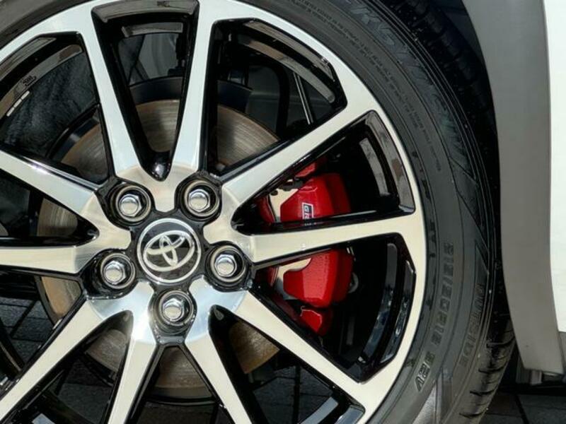 YARIS CROSS