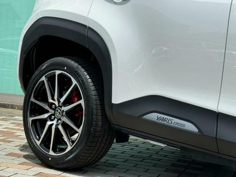YARIS CROSS