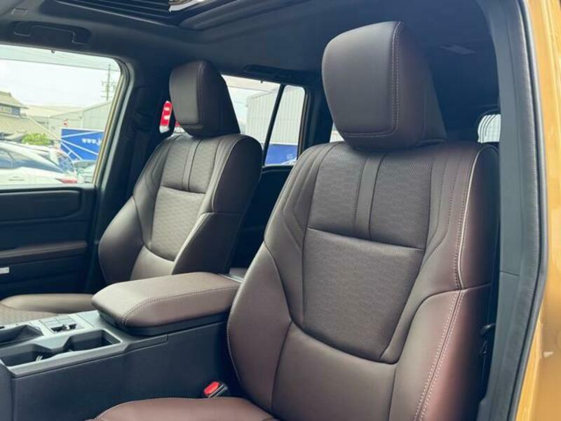 LAND CRUISER 250