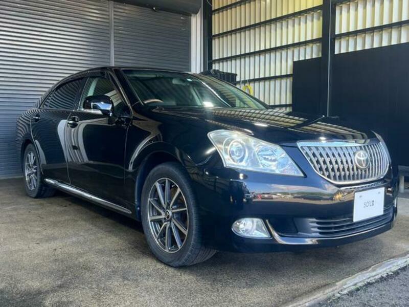 TOYOTA CROWN MAJESTA