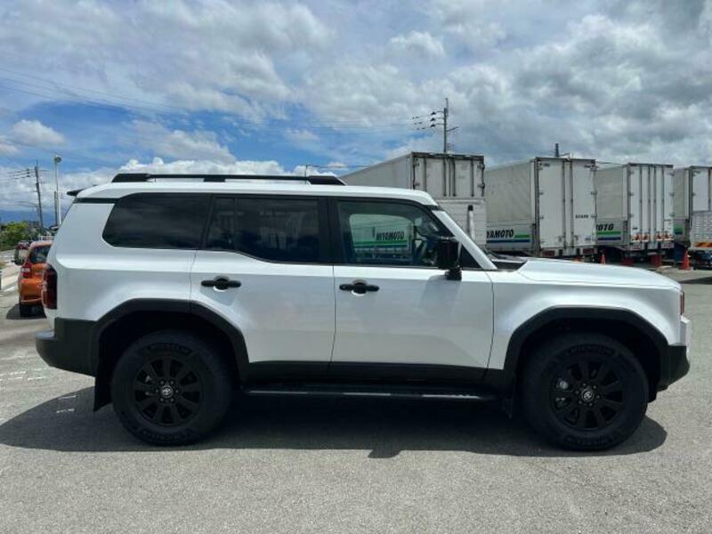 LAND CRUISER 250