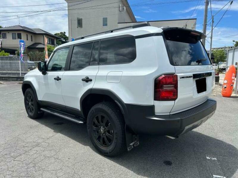 LAND CRUISER 250
