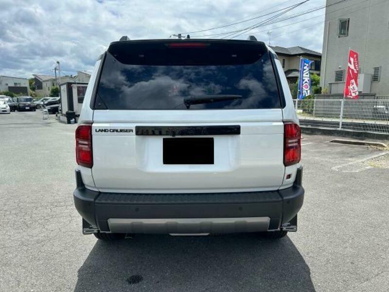 LAND CRUISER 250