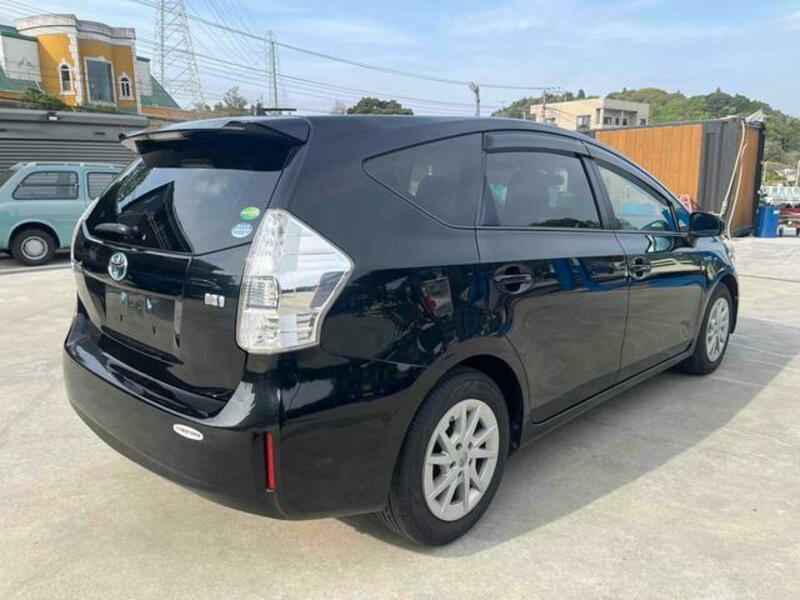 PRIUS ALPHA