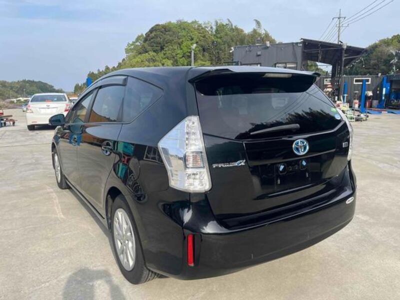 PRIUS ALPHA