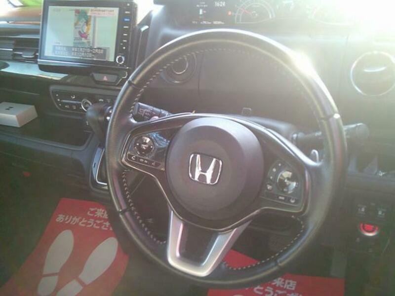 N BOX CUSTOM