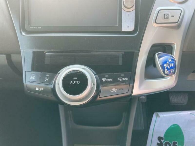 PRIUS ALPHA