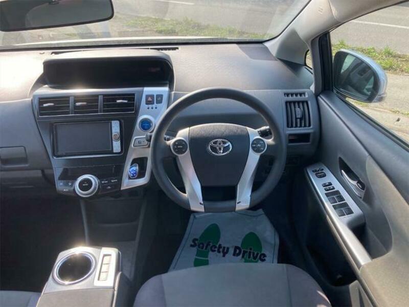 PRIUS ALPHA