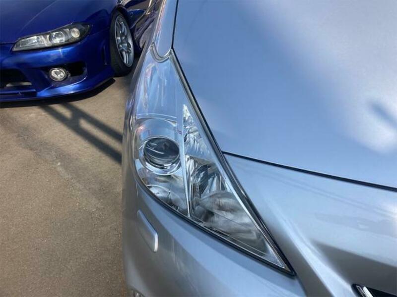 PRIUS ALPHA