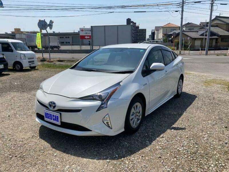 TOYOTA PRIUS